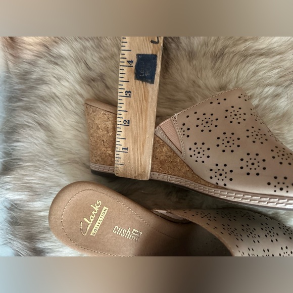 Clark’s wedge slide - Picture 5 of 13